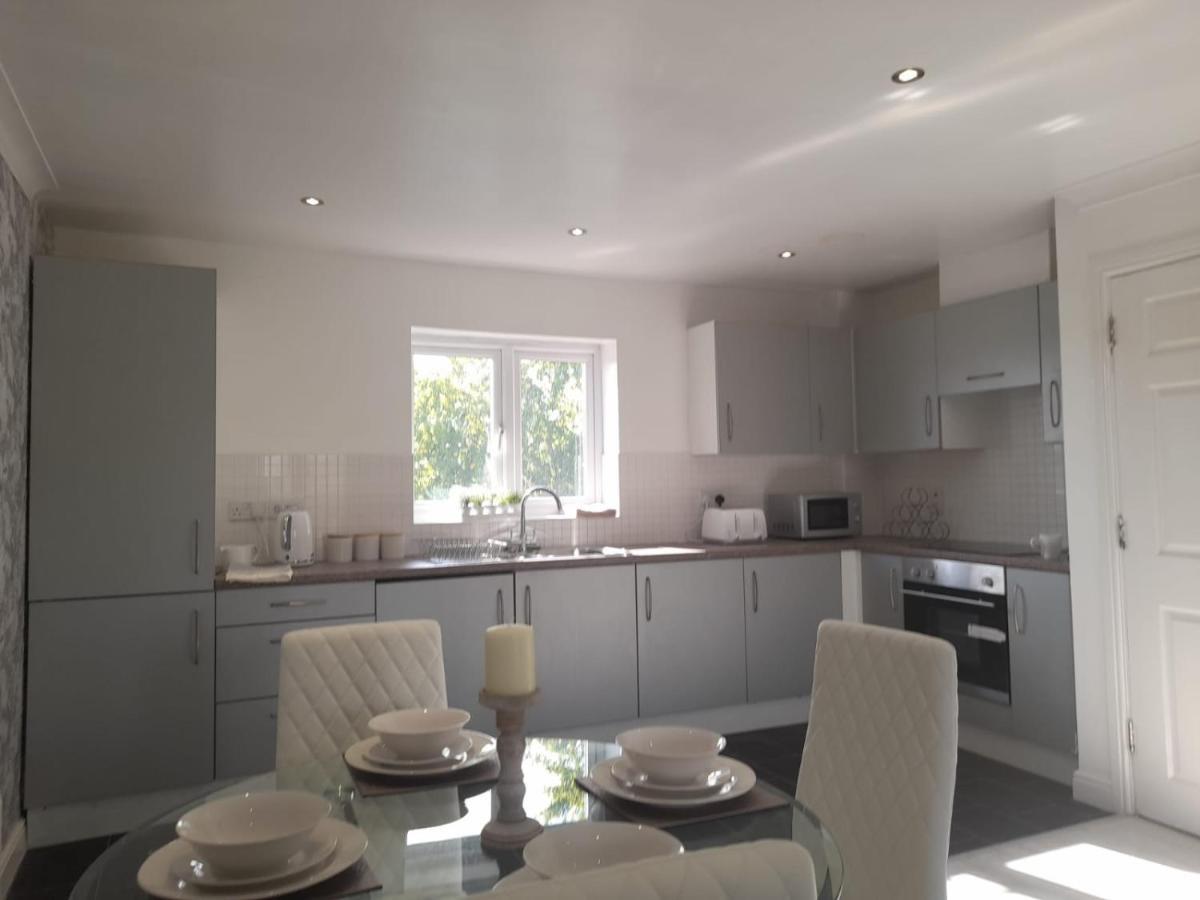 Penthouse Apartment Free Wi-Fi & Parking Occasional Bed Available Solihull Exterior photo