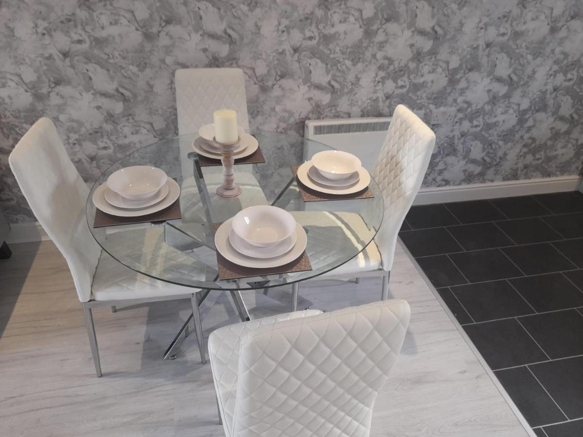 Penthouse Apartment Free Wi-Fi & Parking Occasional Bed Available Solihull Exterior photo